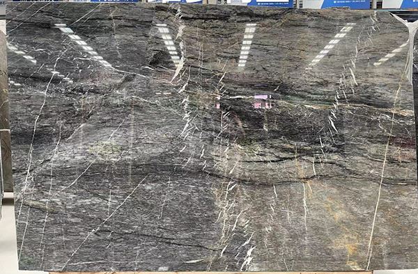 Prabangios pagal užsakymą pagamintos natūralaus marmuro furgono grindys