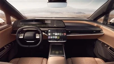 Išleistas žvejybos vaikinas, ekstazinis „Tesla“ vietinis senas varžovas „Luci...