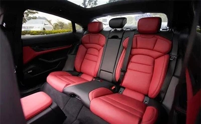 Porsche Taycan modifikuotas juodos ir raudonos odos interjeras