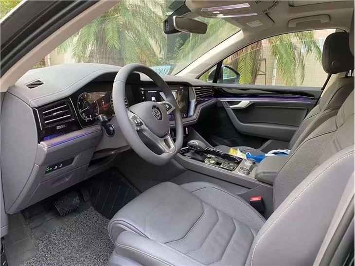 VOLKSWAGEN Touareg Seats For Tuning