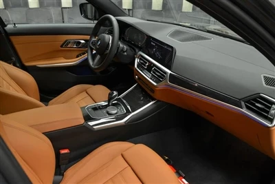 BMW pristatė naują modifikuotą BMW 330i versiją.