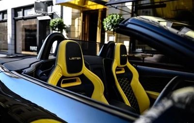 Šokiai su velnio jaguaru modifikuotu automobiliu Lister LFT
