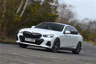 BMW 5 serijos branduolys ir širdis“ savo prekės ženklo