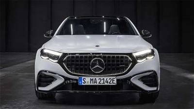 Išleistas Mercedes-Benz AMG E53 sedanas ir universalas