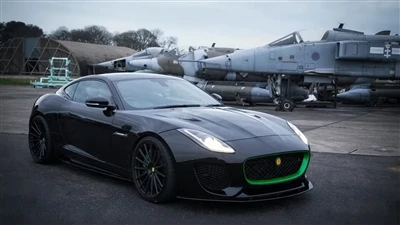 Lister modifikuoto Jaguar F-Type SVR vardinė stabdymo galia yra 666 AG.