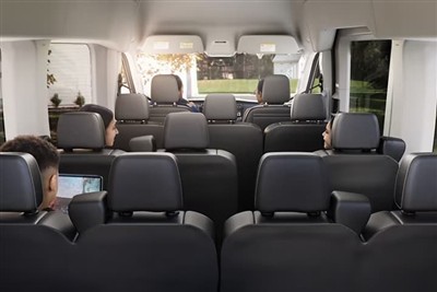 Kaip vadinamas „Ford 12“ keleivinis furgonas