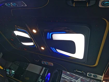 Automobilio stogo apšvietimas