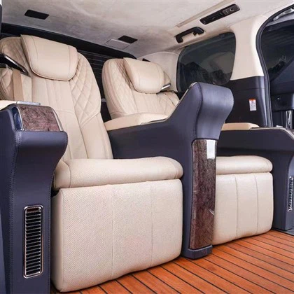 Prabangi gamyklinė Alphard pertvara furgonui